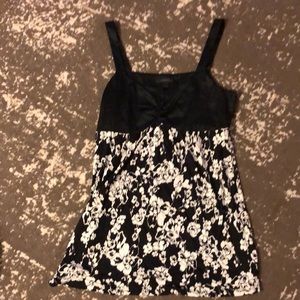 Black flower top